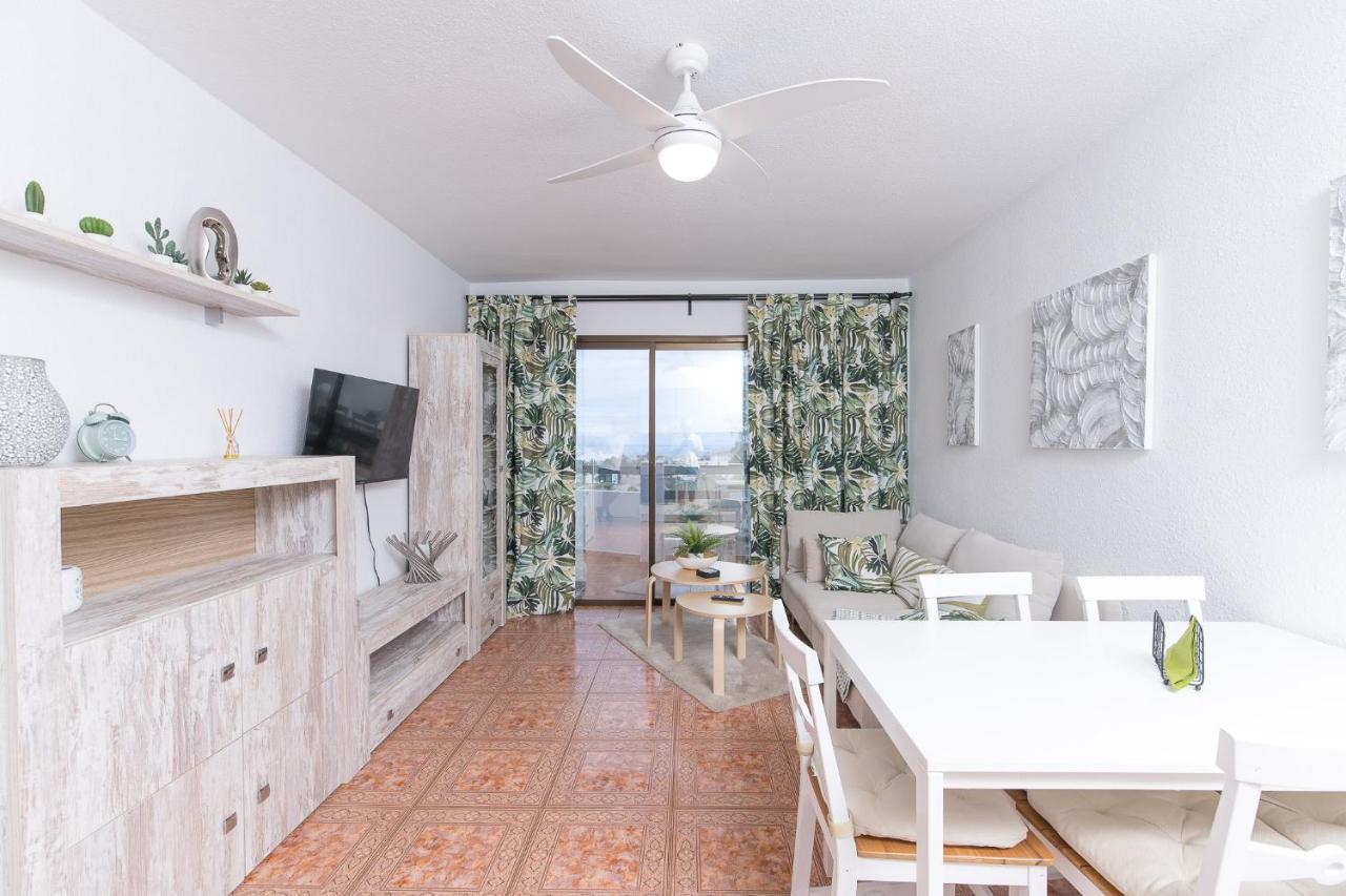 Sea View, Newly Renovated, 2 Bedrooms In Apartment *